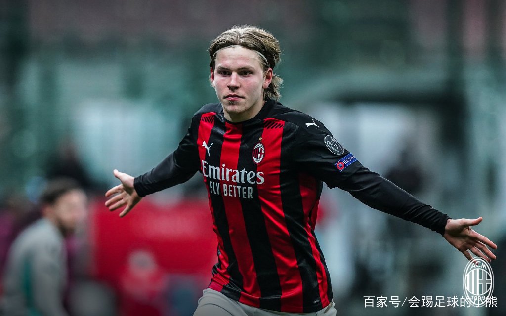 KOK体育-沃尔夫斯堡实现惊艳逆转，迎来胜利的简单介绍