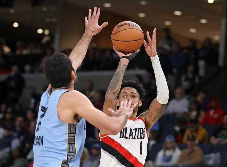 KOK体育-沃特森赞扬球队合作密切,带来令人振奋的胜利(团队合作个人心得体会简短)